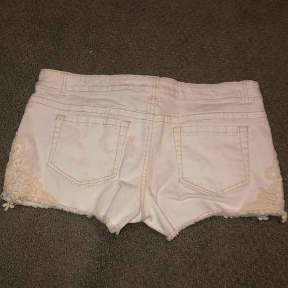 white jean shorts - Picture 4 of 4